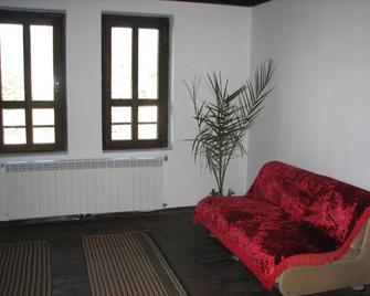 Family Hotel Kalifer - Kalofer - Living room