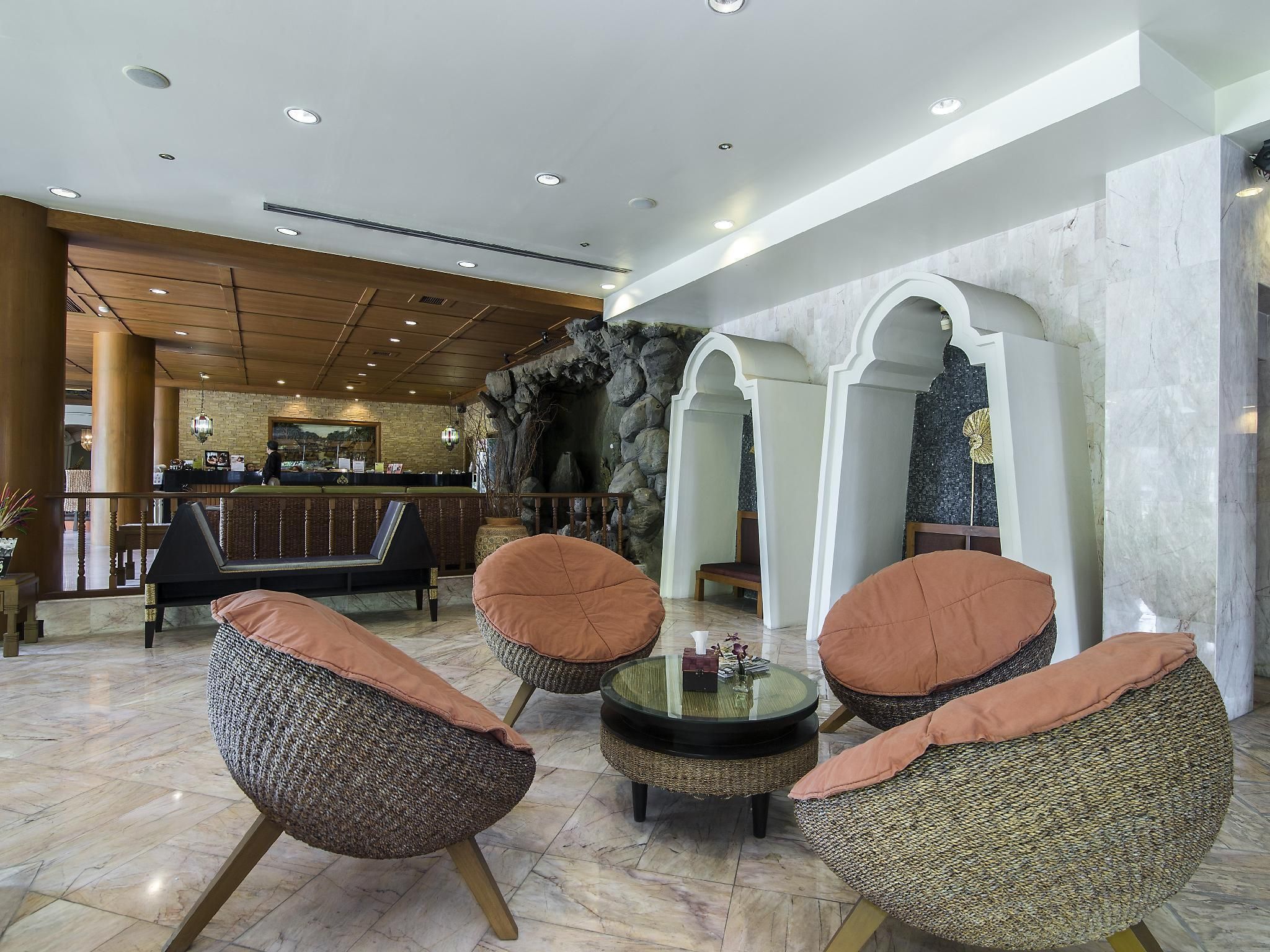 Jolly Suites & Spa Hotel - בנגקוק - לובי