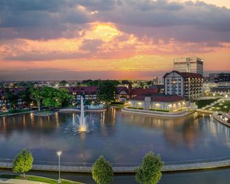 Sheraton Westport Chalet Hotel St. Louis - St. Louis - Outdoors view
