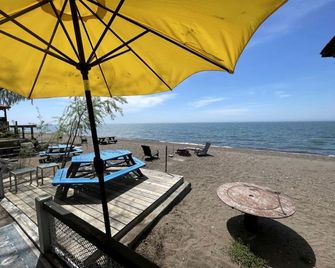 Cozy Lake Tiny House Incredible to Create New Memories in Ontario - Leamington - Beach