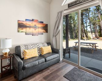 Two Medicine Cabin at 406 Glacier Cabins - Columbia Falls - Living room