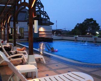 Dhevaraj Hotel - Nan - Pool