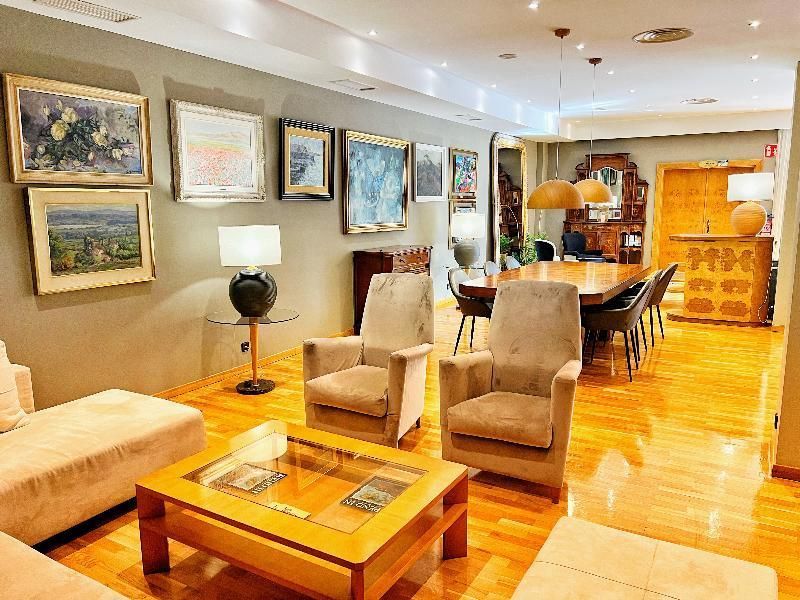 ميركيور كارلتون ريوجا - لوغرونو - ردهة