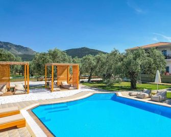 Nefeli Fresh Hotel by Del Mare - Skala Rachoniou - Pool
