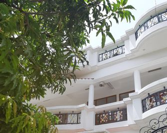 Ish Atithya Homestay & Serviced Apartment - Lucknow - Building