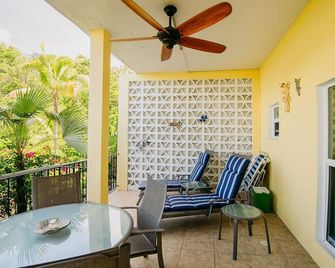 Indigo-Charming Studio w/ Pool & Great Location! - Cruz Bay - Balcony