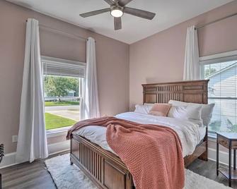 Bright Durham Home with Fully Furnished Deck! - Durham - Bedroom