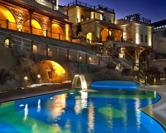 Cappadocia Cave Resort & Spa - Nevşehir - Pool