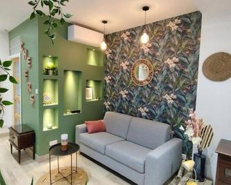 Studio De Charme Climatise Gare Riquier - Nice - Salon