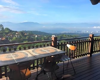 Kastuba Resort - באנדונג - מרפסת