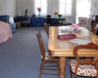 Executive Villa 4 Rent - Kingston - Restaurant