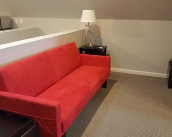 Suburban Mountain Top Apartment - Greenville - Sala de estar