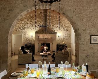 Villa Santa Margherita - Chiaramonte Gulfi - Comedor