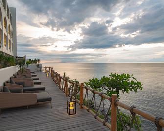 Royal Avila Boutique Resort - Сенггігі - Пляж