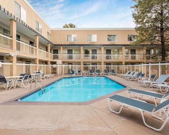 Baymont by Wyndham Flagstaff - פלגסטאף - בריכה