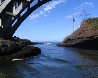 Four Winds Motel - Depoe Bay