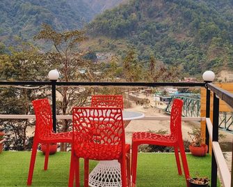 The Seven Hills Resort - Rishikesh - Balcón