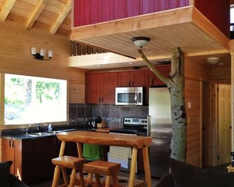 Bluebird Chalet- Chalet Two - Salmon Arm - Cucina