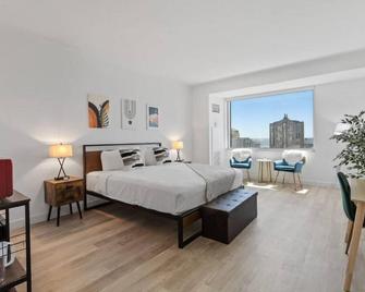 Boardwalk King Bed Retreats by CozySuites - Atlantic City - Schlafzimmer