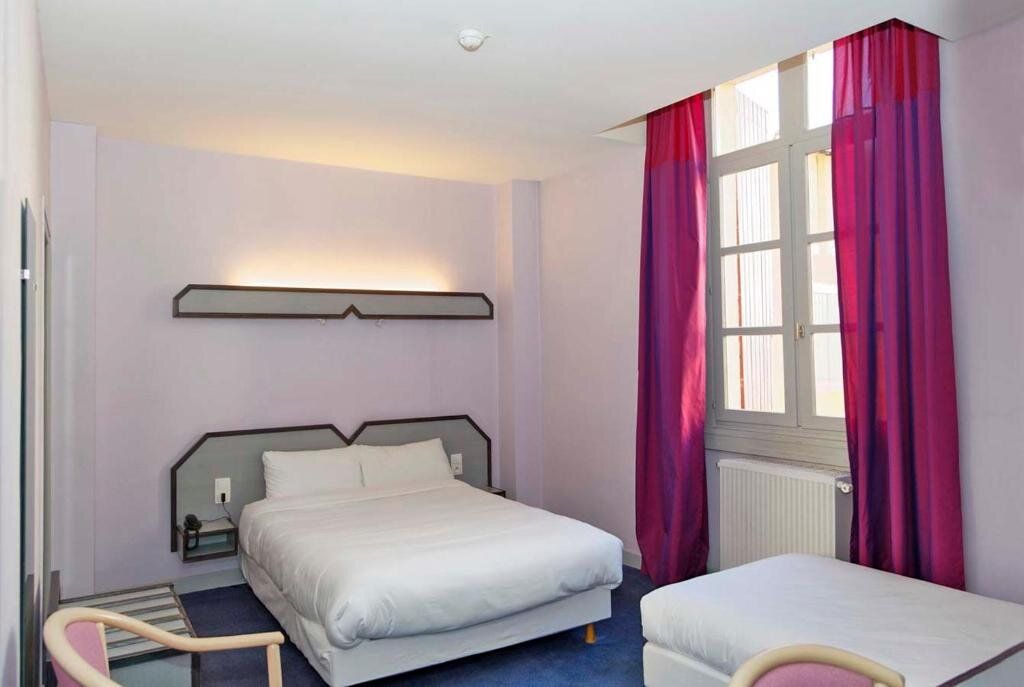 Hôtel du Vigan - אלבי - חדר שינה