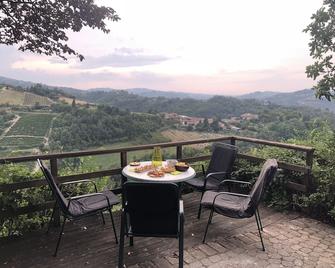 Vineyard Villa, Stay At A Traditional Cascina On A Tranquil Hillside - Canelli - Balkon