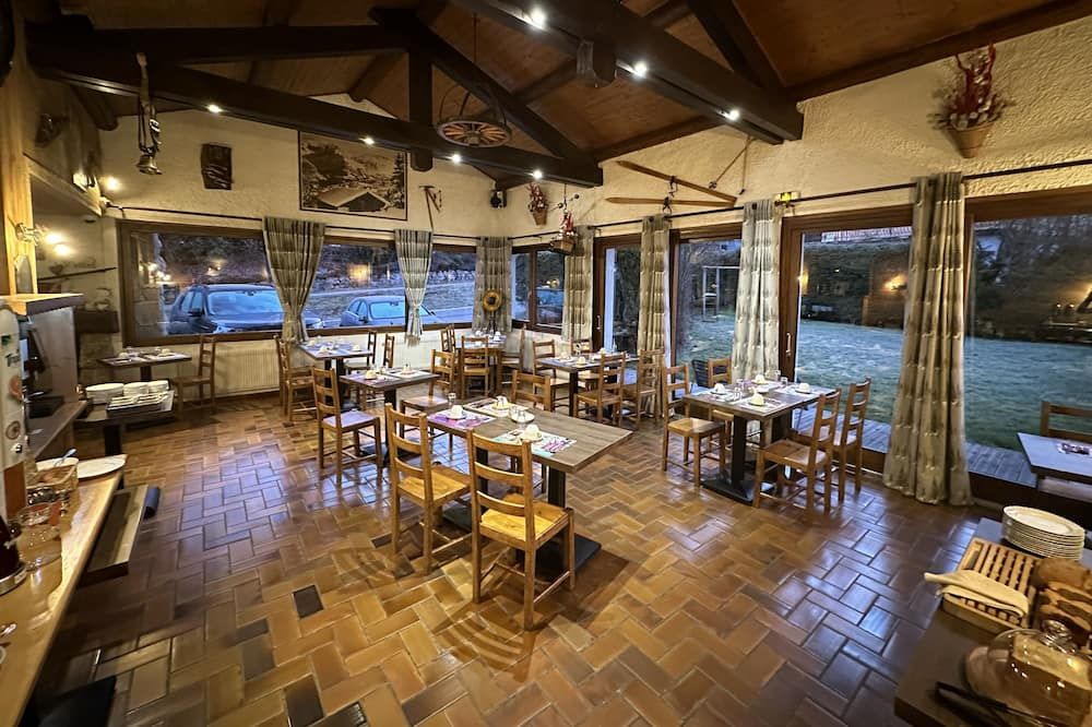 Hôtel Le Soly - מורזין - מסעדה