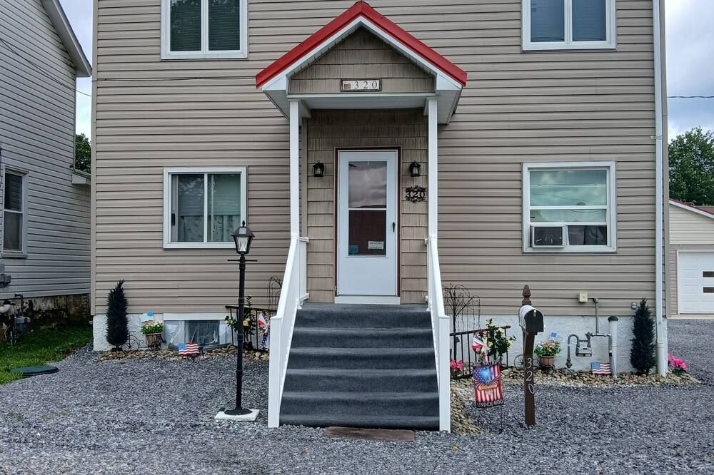 Charming, comfortable Inn/Guest House in Cresson, PA