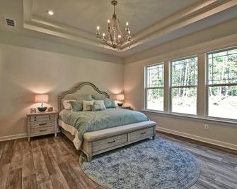 Beautiful 5 bed/4 bath House in the Ocean View Beach Club Community! Wifi Available, Pool, Fitness Center, Sauna, Weekend Beach Shuttle! - Ocean View - Habitación