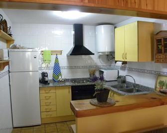 Apartment In Pirineo De Lleida. Cozy And Close To Activities All Year Round - Escaló - Cocina