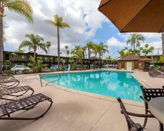 Best Western Plus Pavilions - Anaheim - Pool