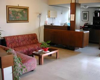 Hotel Palladio - Farra di Soligo - Front desk
