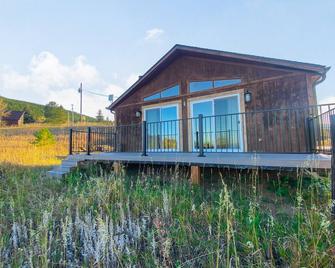Remodeled getaway with nearby shopping center - Conifer - Building
