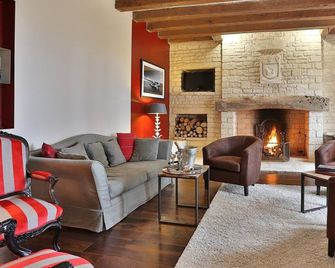 Hôtel & restaurant Le Meysset - סרלה לה-קאנדה - סלון