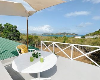 Aloe Cottage, Cute 2 Bedroom Caribbean Cottage with 2 Verandas - Falmouth - Balcony