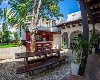Island Life Hostel - Santo Domingo - Patio
