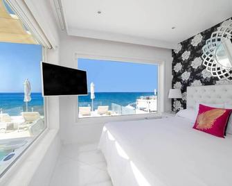 لانيز سويتس دي لوكس - Puerto del Carmen - غرفة نوم