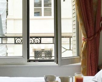 Brit Hotel Aux Sacres - Reims - Bedroom
