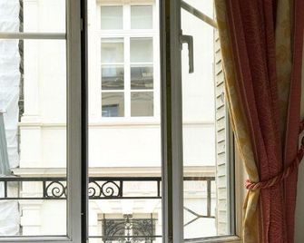 Brit Hotel Aux Sacres - Reims - Bedroom