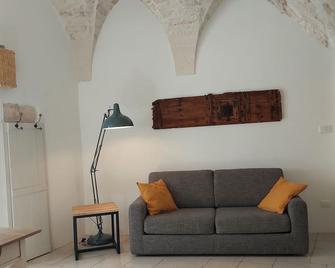 Casa messapica : casa indipendente in pietra - Ceglie Messapica - Soggiorno