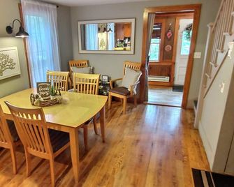 Quaint, Rustic, Quiet Retreat - Intervale - Dining room