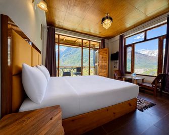 Naina Rockland - Manali - Bina