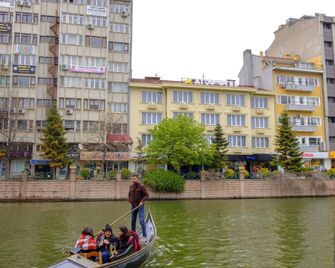 Atos Otel - Ескішехір - Будівля
