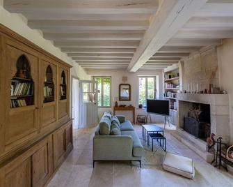 Maison Chaleureuse au Cœur du Perche - La Chapelle-Montligeon - Sala de estar