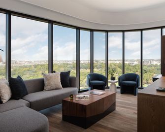 Thompson Houston, by Hyatt - Houston - Bedroom