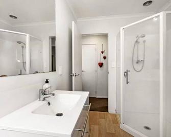 Two-bedroom new-build house in Hamilton's central area. - Hamilton