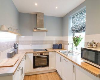 Alfreton Cottage - Alfreton - Kitchen