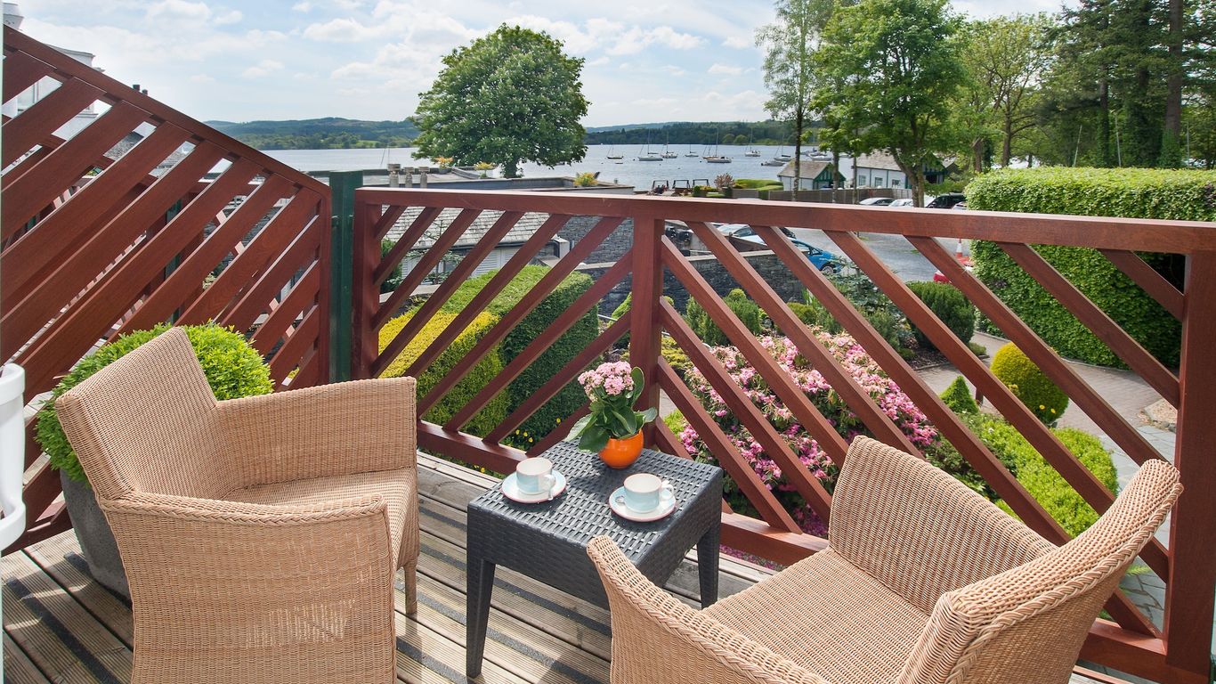 واتريدج إن - ذا إن كوليكشن جروب