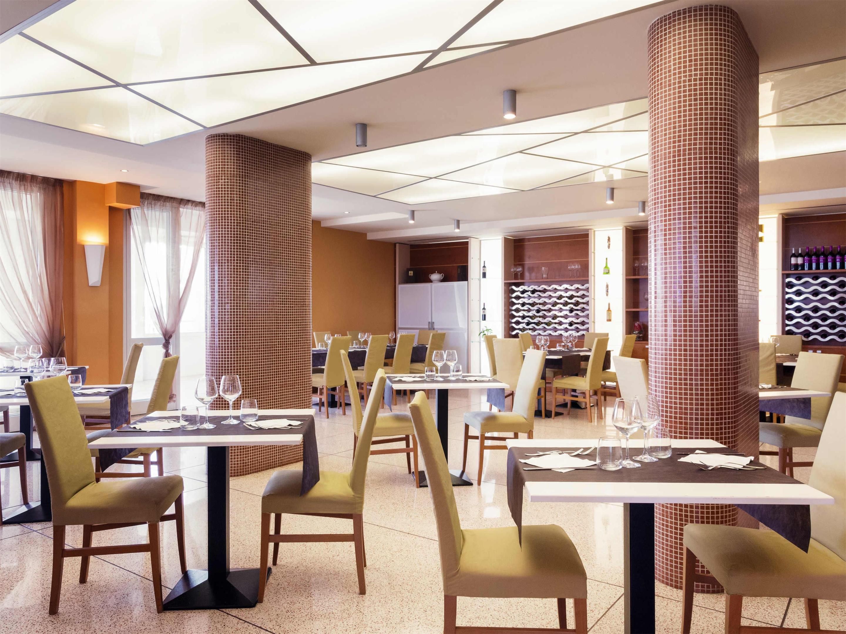 16 Best Hotels in Bisceglie. Hotels from $57/night - KAYAK, image size:2880x2160