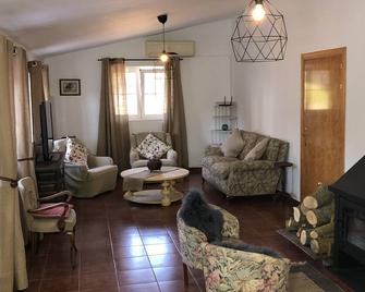 Casa en Finca, Villa con Piscina Zarzuela - Villaviciosa de Odón - Sala de estar