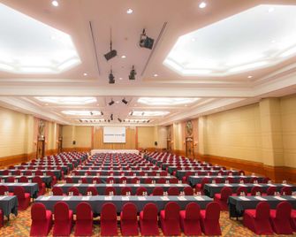 Golden Tulip Sovereign Hotel Bangkok - בנגקוק - חדר ישיבות